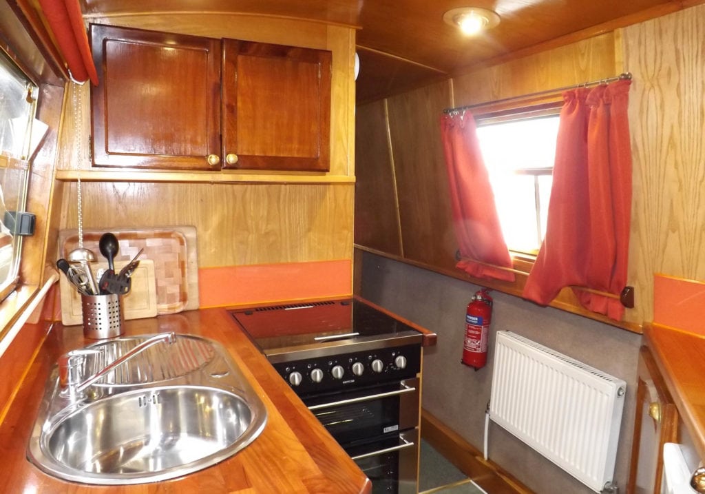 Foxglove Galley - A Foxhangers Canal Holidays Narrowboat