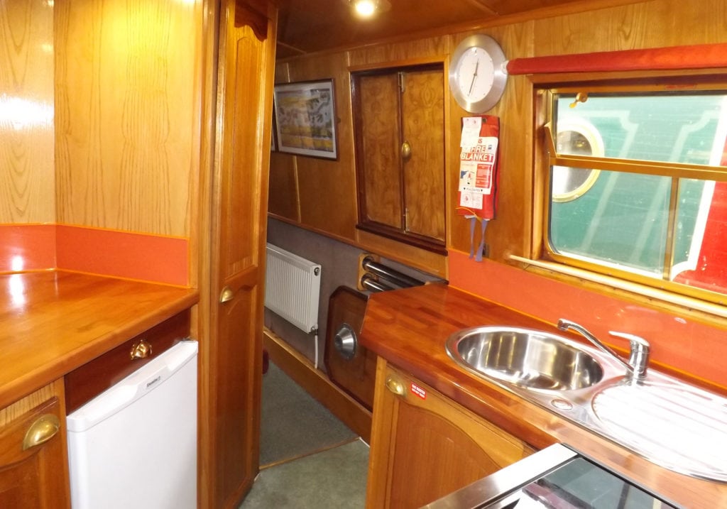 Inside Foxglove- A Foxhangers Canal Holidays Narrowboat