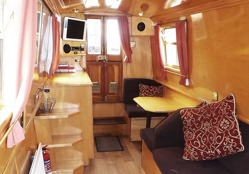 Arctic Fox Boat Page Saloon 2