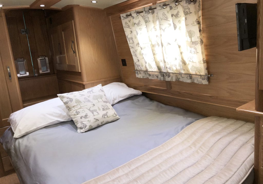 King Size Bed Canal boat