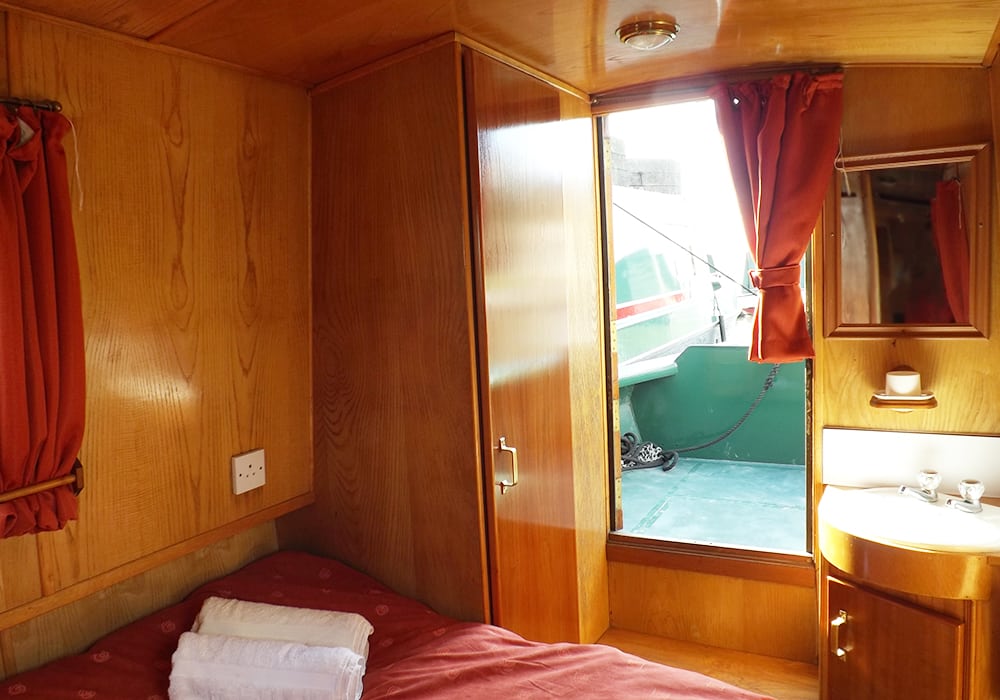 Inside Foxcub - A Foxhangers Canal Holidays Narrowboat