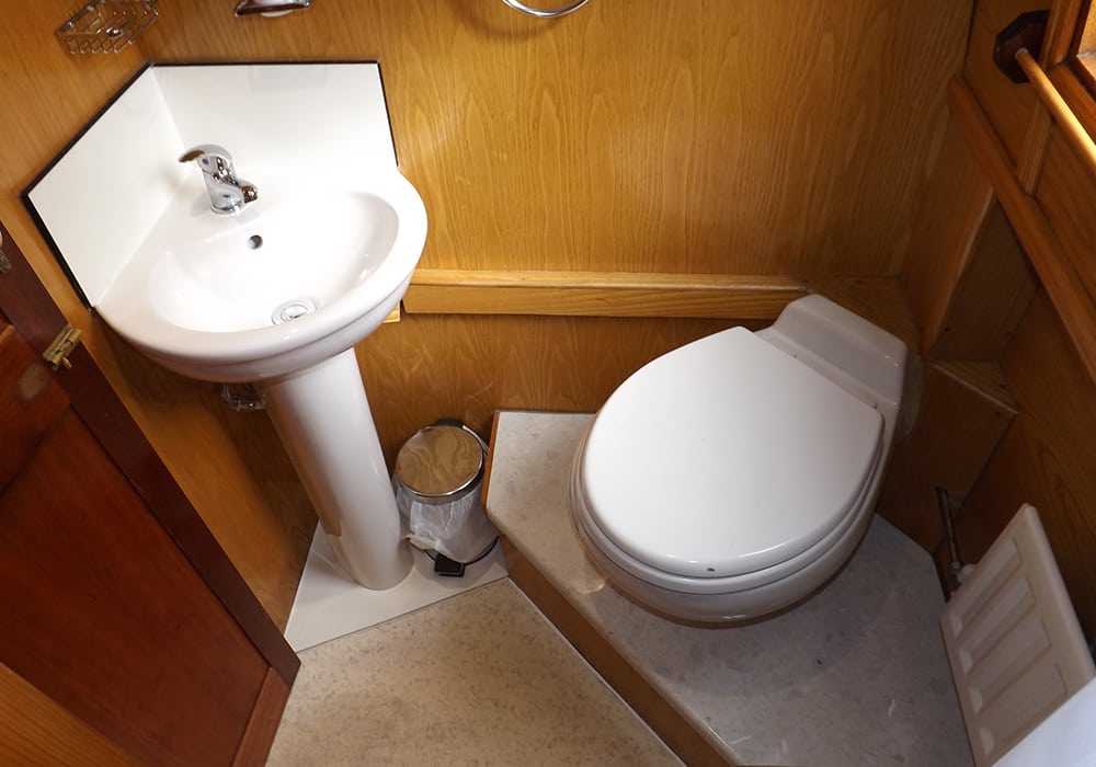 Foxhunter Boat Page rear bathroom