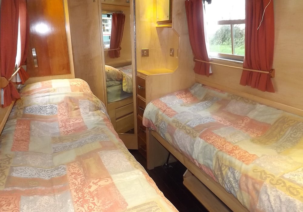 Urban Fox twin cabin
