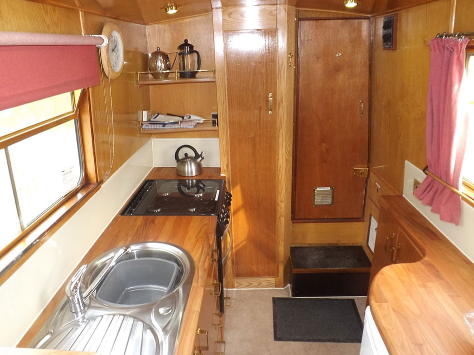 Inside Foxcub - A Foxhangers Canal Holidays Narrowboat