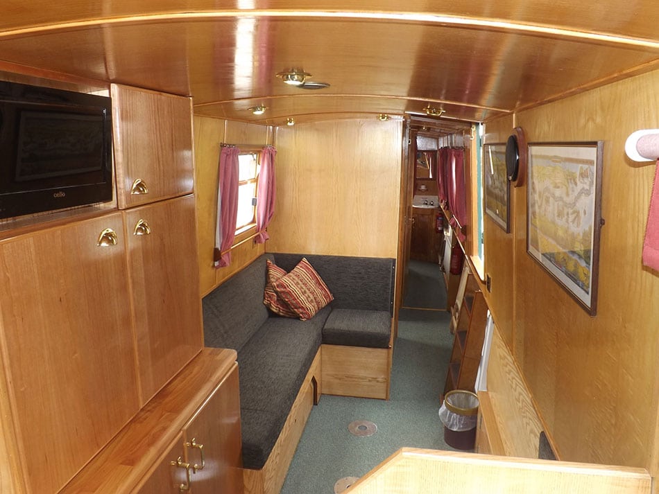 Inside Foxcub - A Foxhangers Canal Holidays Narrowboat