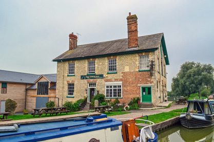 hire boat holidays with Foxhangers