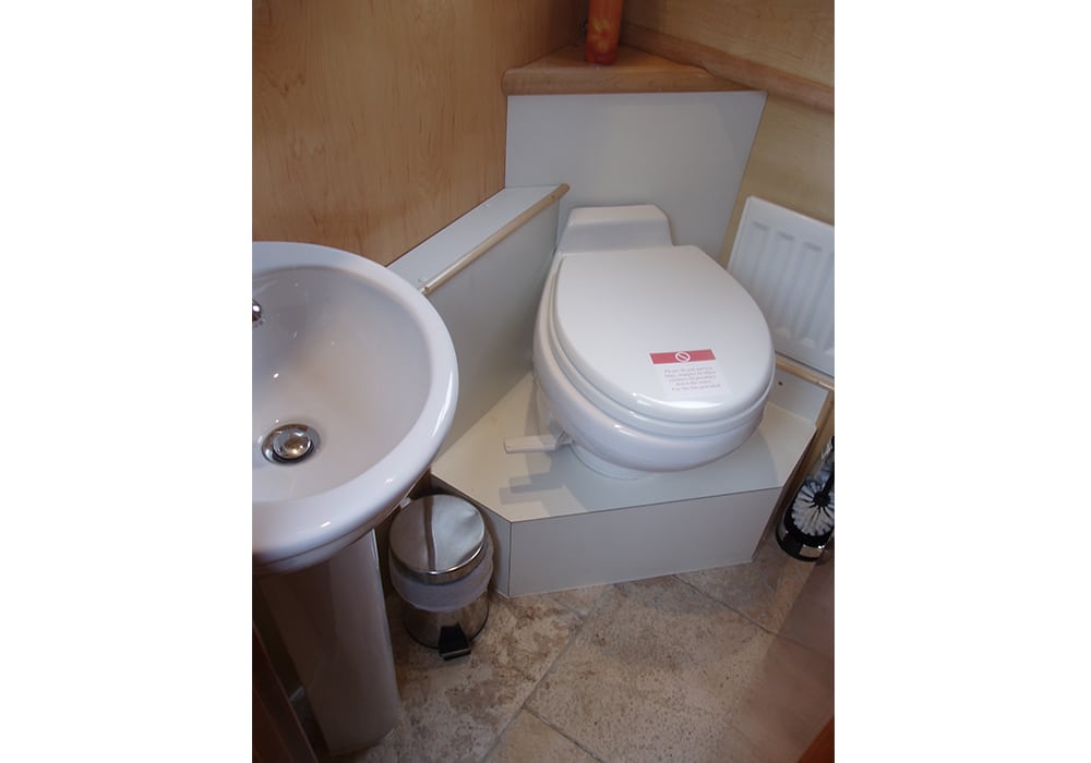 Cunning Fox toilet
