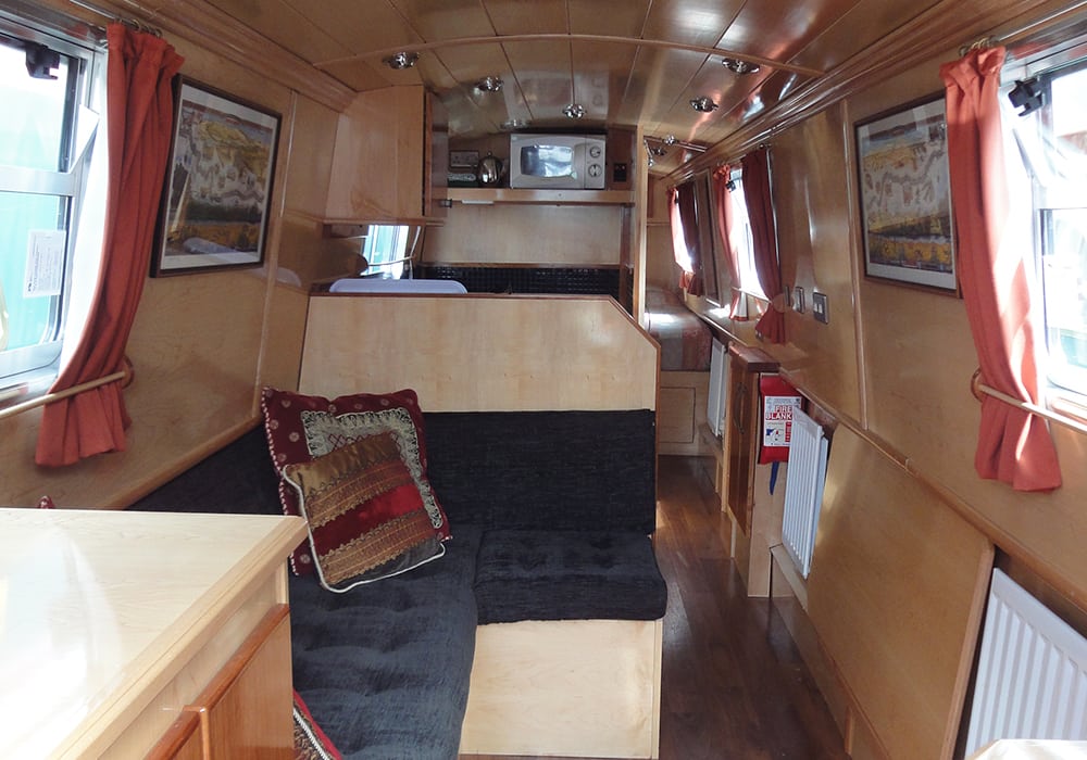 Tibetan Fox Saloon