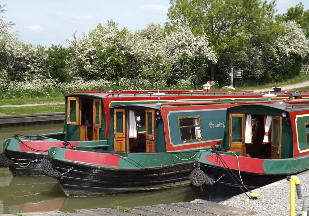 Canal hire boats