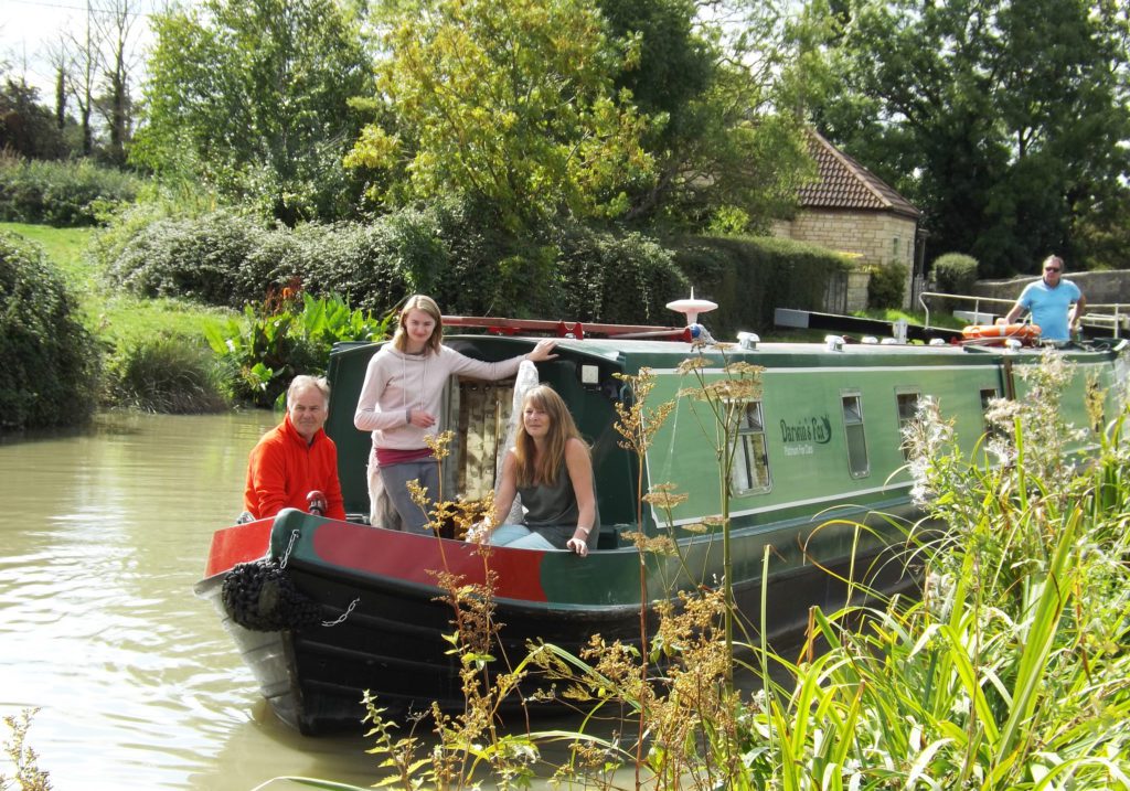 5* Holiday Hire Boat on the K&A canal