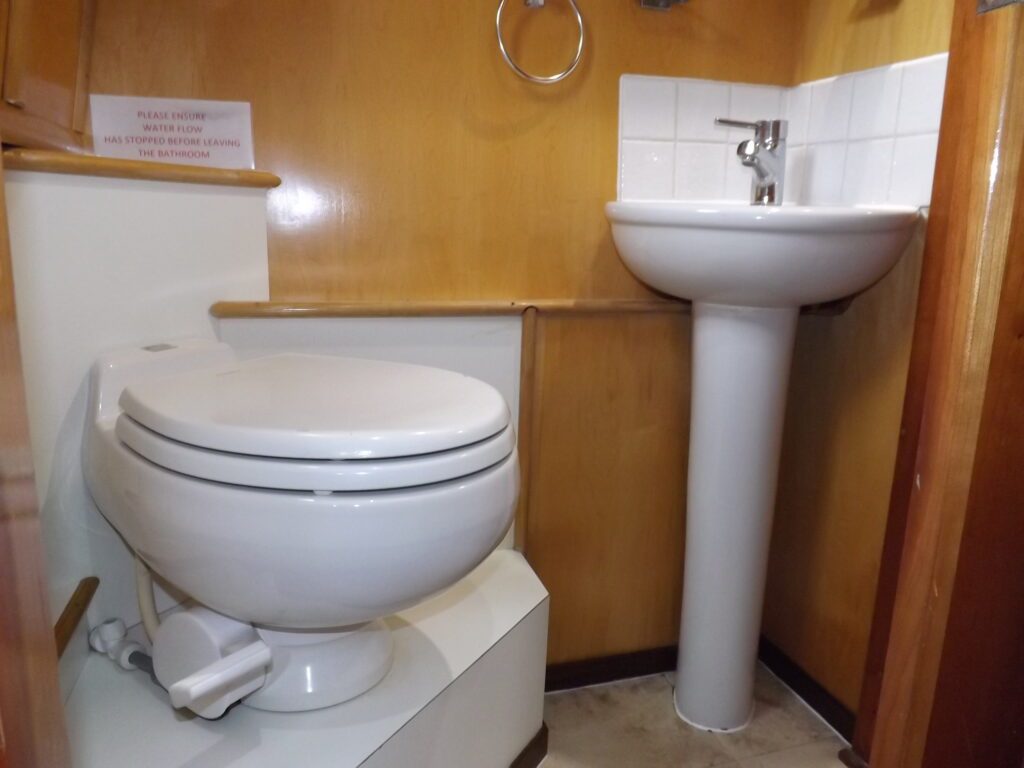 Fennec bathroom