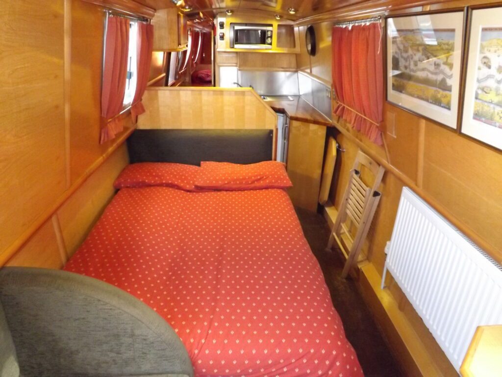 Urban Fox saloon double